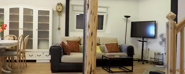 Otra vista del salón con el comedor